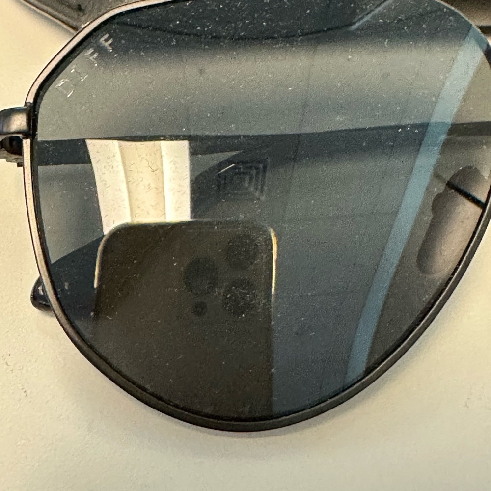 Stylish Diff Black Aviator Sunglasses - image 3